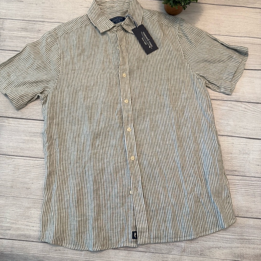 Vineyard Vines Grey and White Striped Men's Shirt